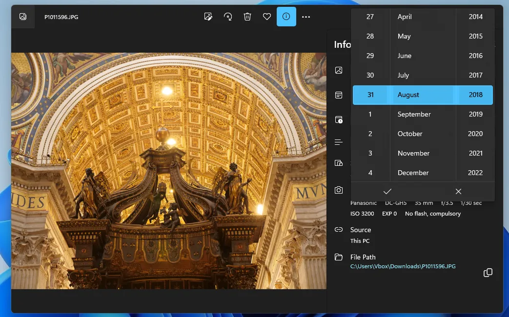 Изменение информации о дате съемки фотографии в приложении Фотографии Windows