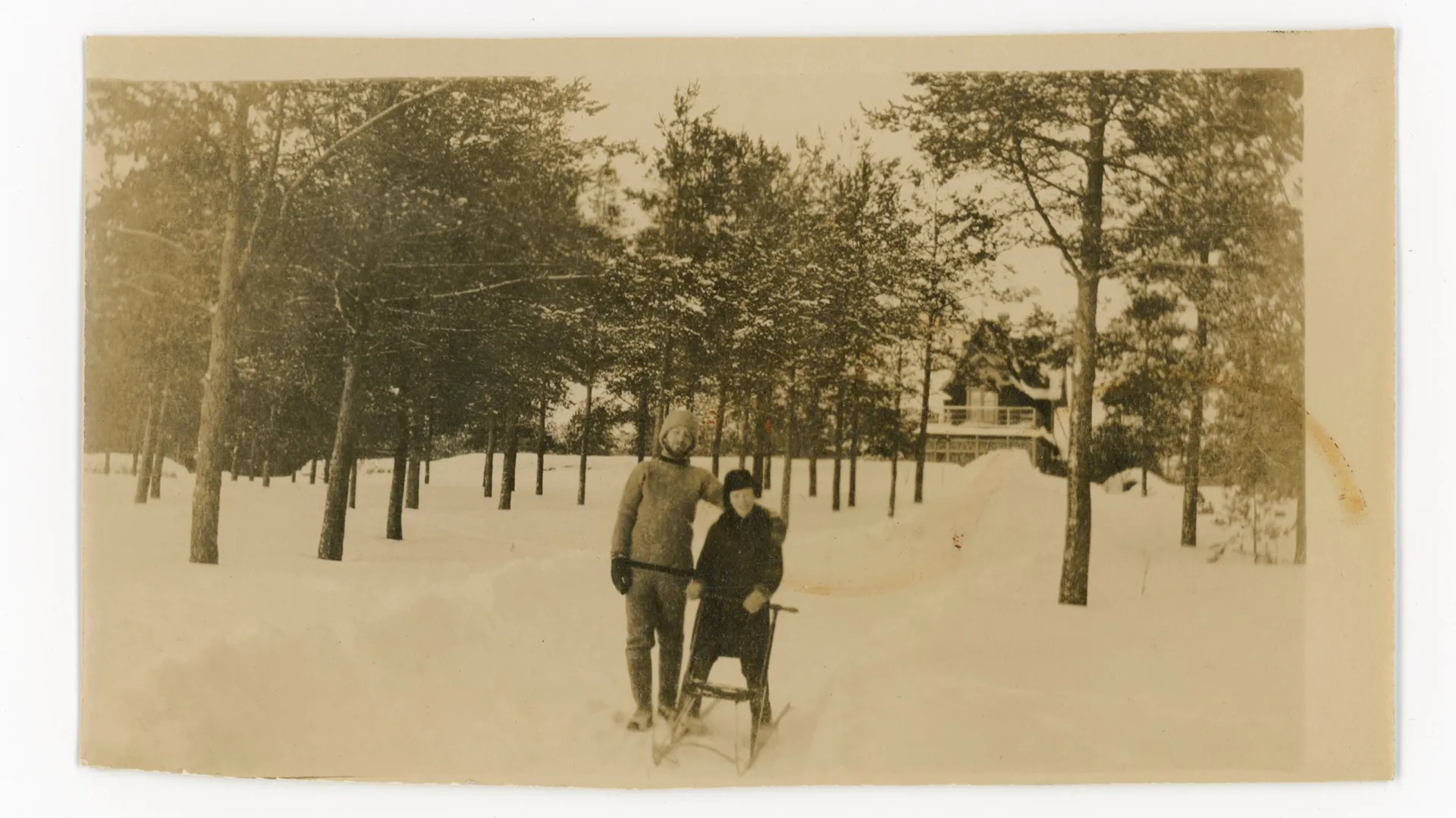 Un exemple de dégradation d'une vieille photographie sur papier